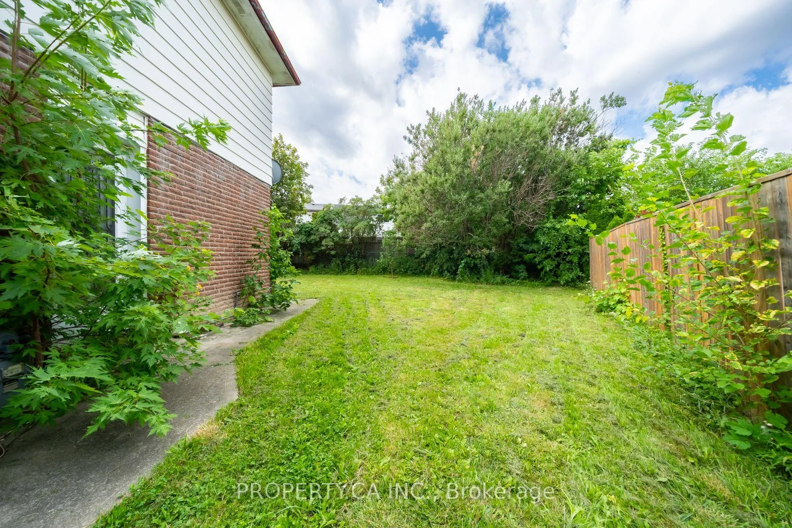 Photo 10 of 682 Eaglemount Crescent, Mississauga, Erindale — HOMEH