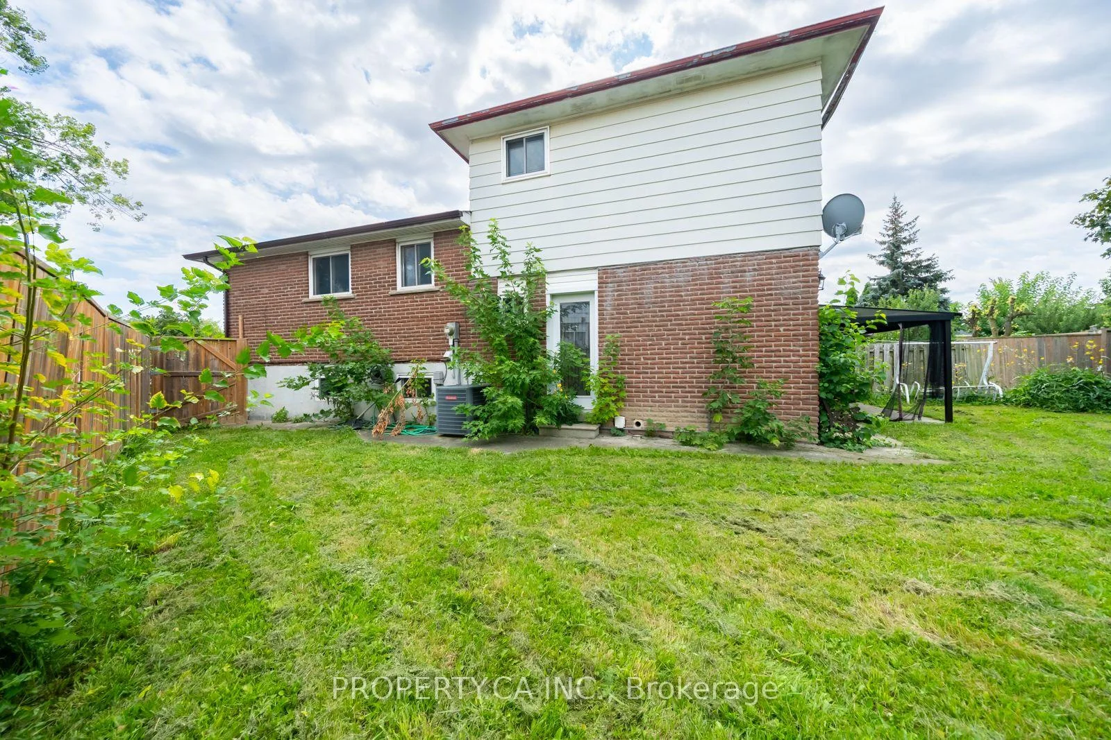 Photo 12 of 682 Eaglemount Crescent, Mississauga, Erindale — HOMEH