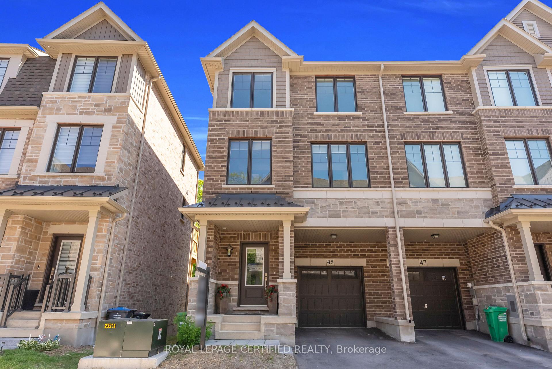 Photo 2 of 45 Folcroft Street, Brampton, Credit Valley — HOMEH