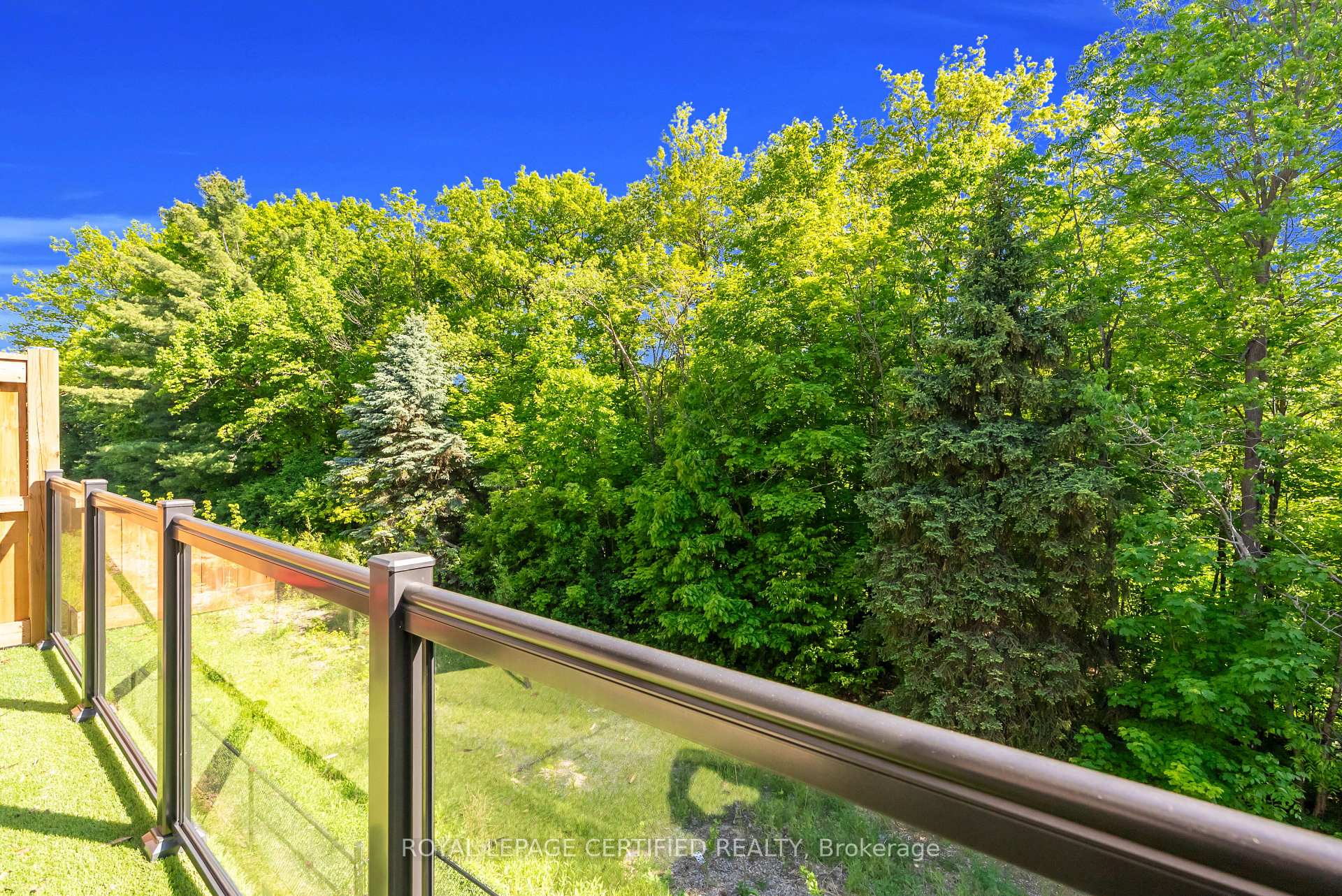 Photo 10 of 45 Folcroft Street, Brampton, Credit Valley — HOMEH