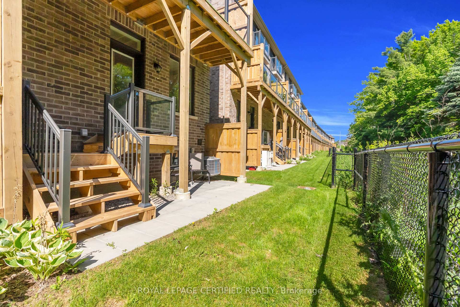 Photo 36 of 45 Folcroft Street, Brampton, Credit Valley — HOMEH
