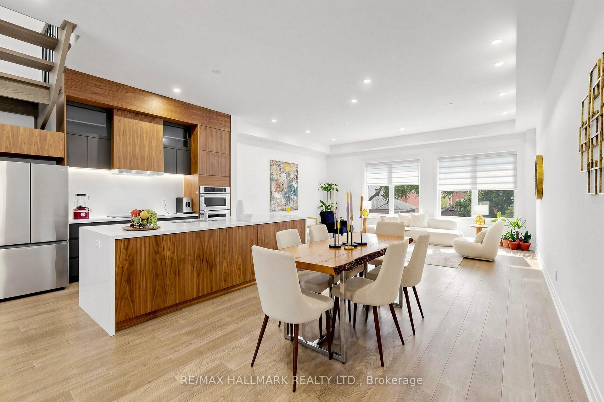 Photo 1 of 15 Direzze Court, Richmond Hill, Mill Pond — HOMEH