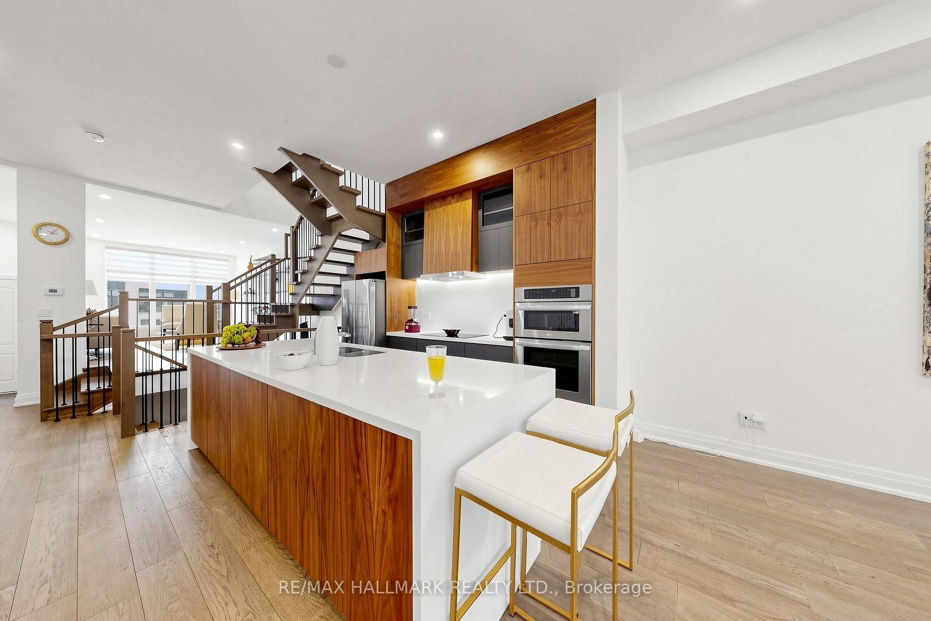 Photo 27 of 15 Direzze Court, Richmond Hill, Mill Pond — HOMEH