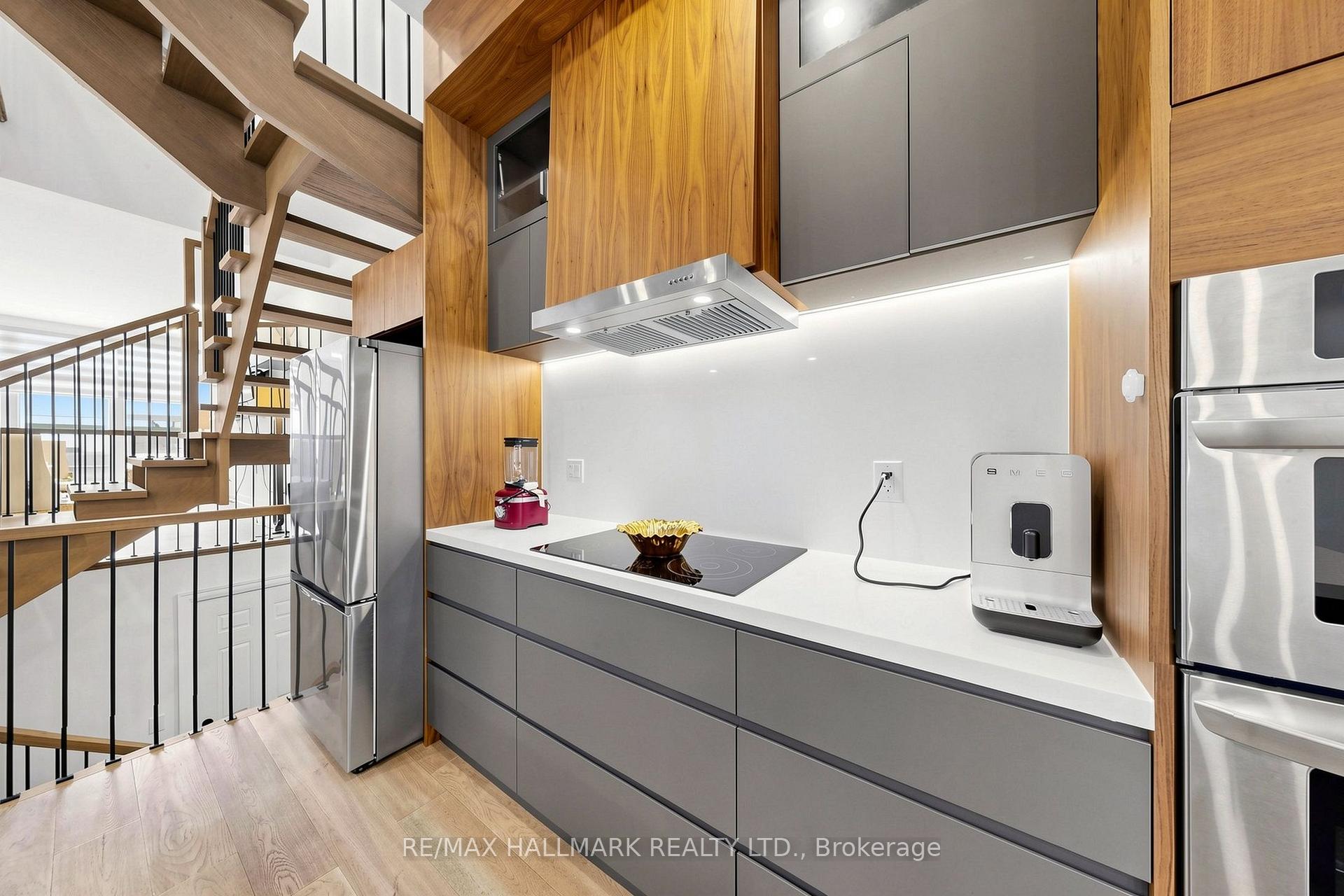 Photo 30 of 15 Direzze Court, Richmond Hill, Mill Pond — HOMEH