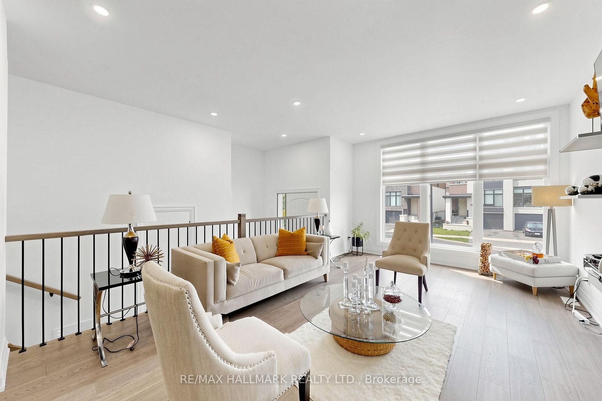 Photo 34 of 15 Direzze Court, Richmond Hill, Mill Pond — HOMEH