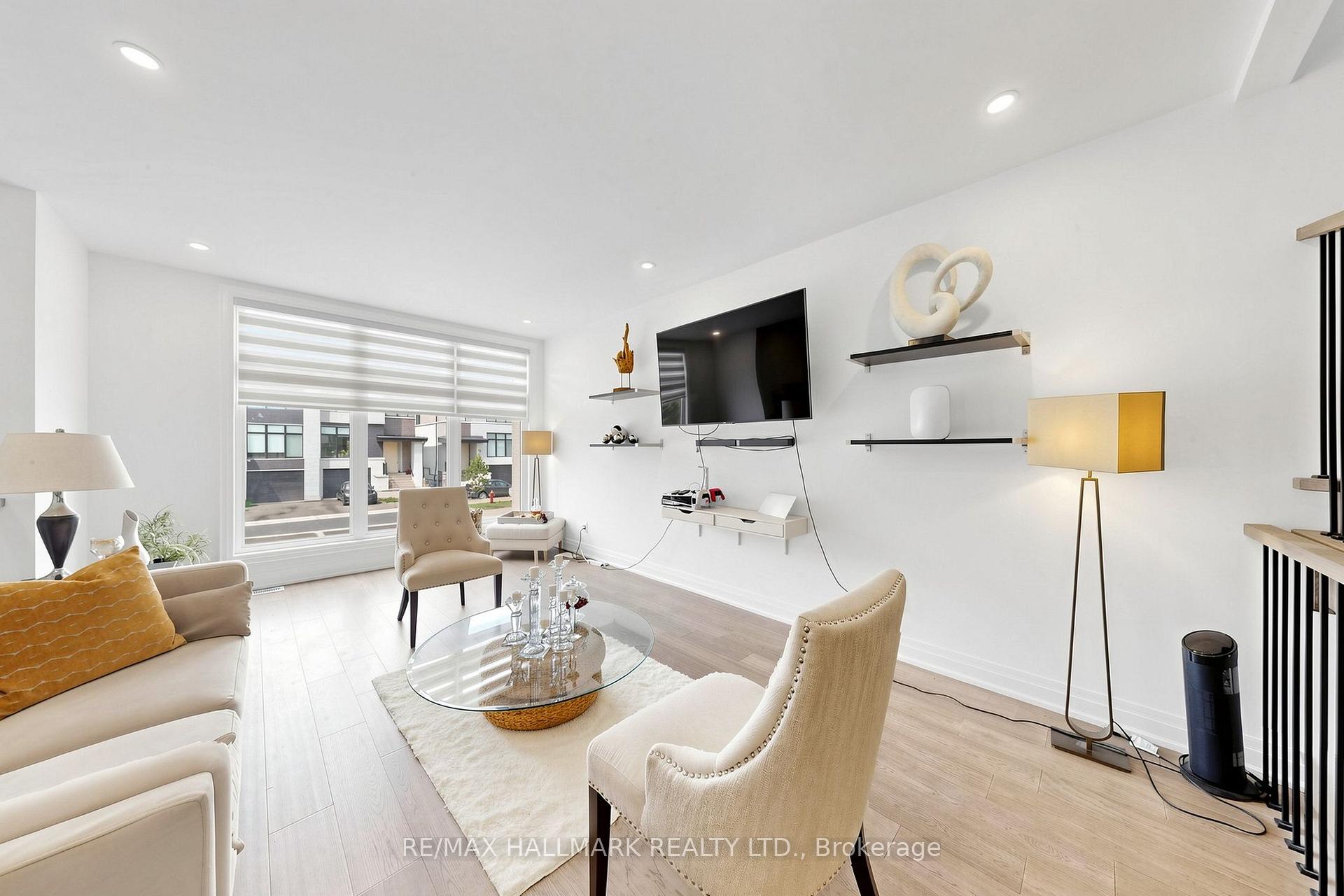 Photo 35 of 15 Direzze Court, Richmond Hill, Mill Pond — HOMEH