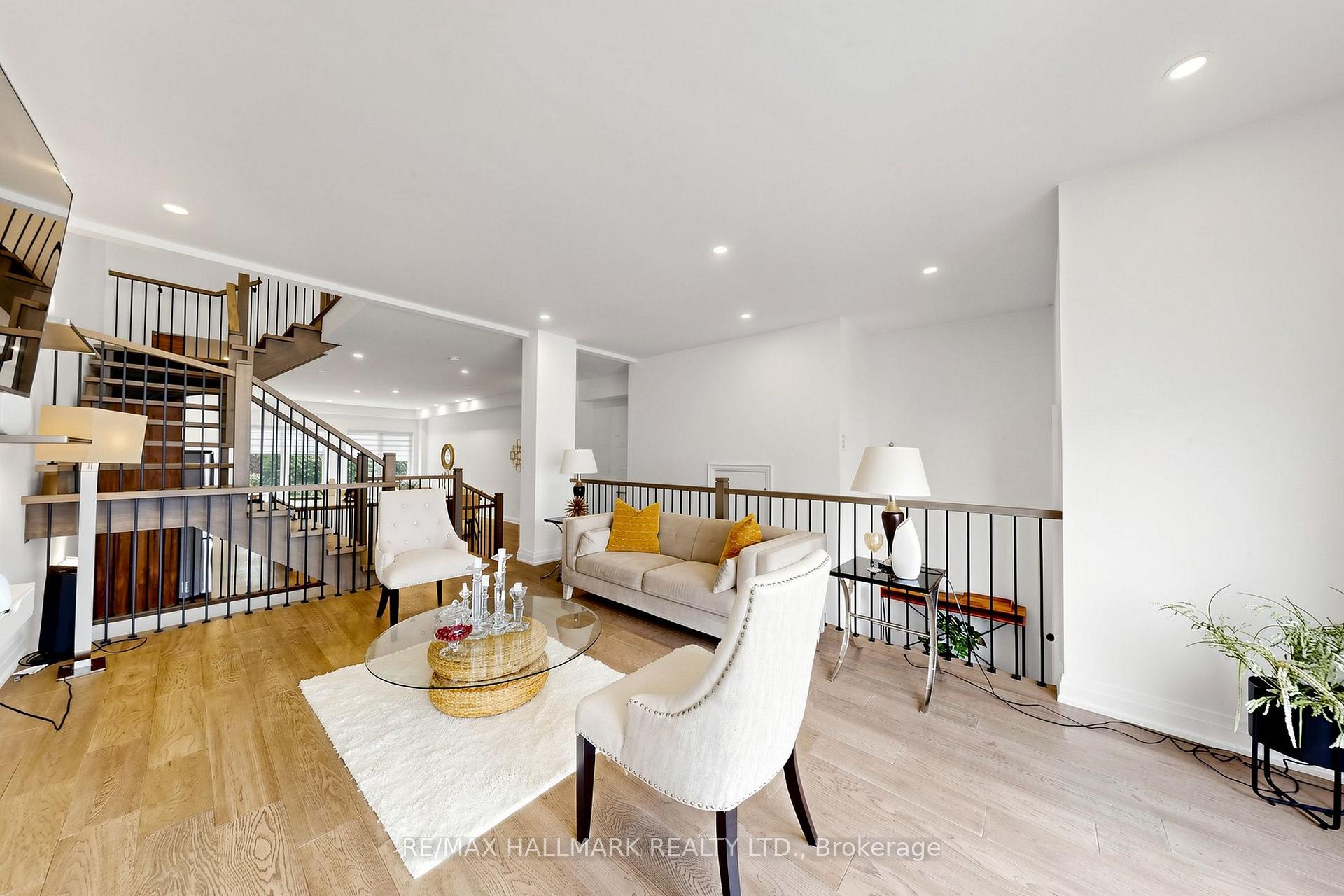 Photo 36 of 15 Direzze Court, Richmond Hill, Mill Pond — HOMEH