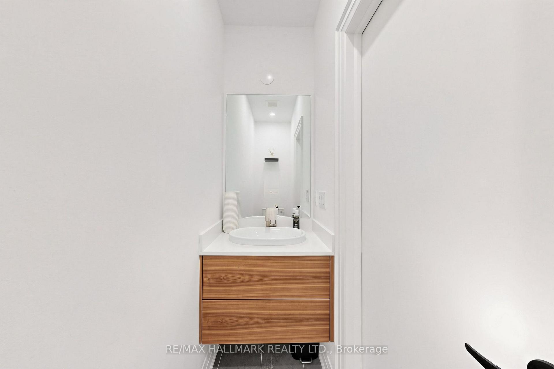 Photo 37 of 15 Direzze Court, Richmond Hill, Mill Pond — HOMEH