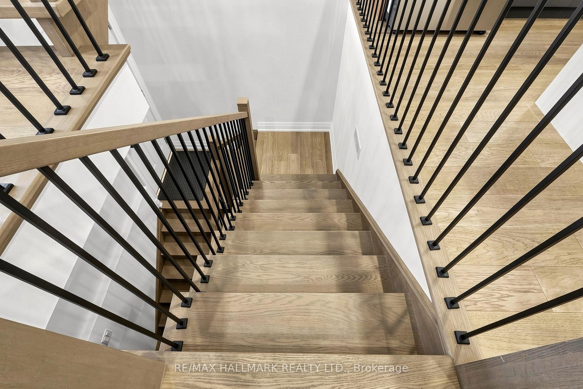 Photo 42 of 15 Direzze Court, Richmond Hill, Mill Pond — HOMEH