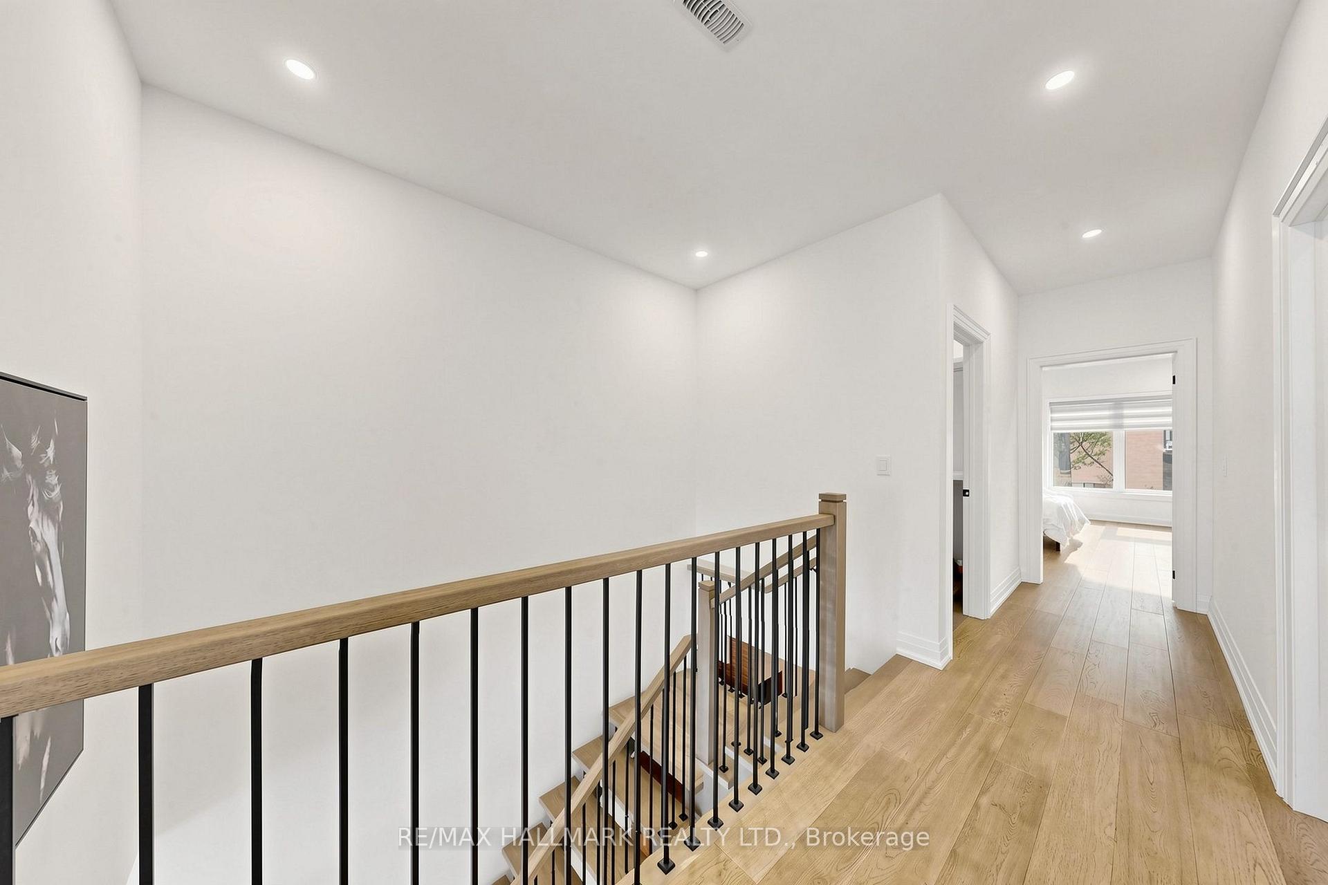 Photo 44 of 15 Direzze Court, Richmond Hill, Mill Pond — HOMEH