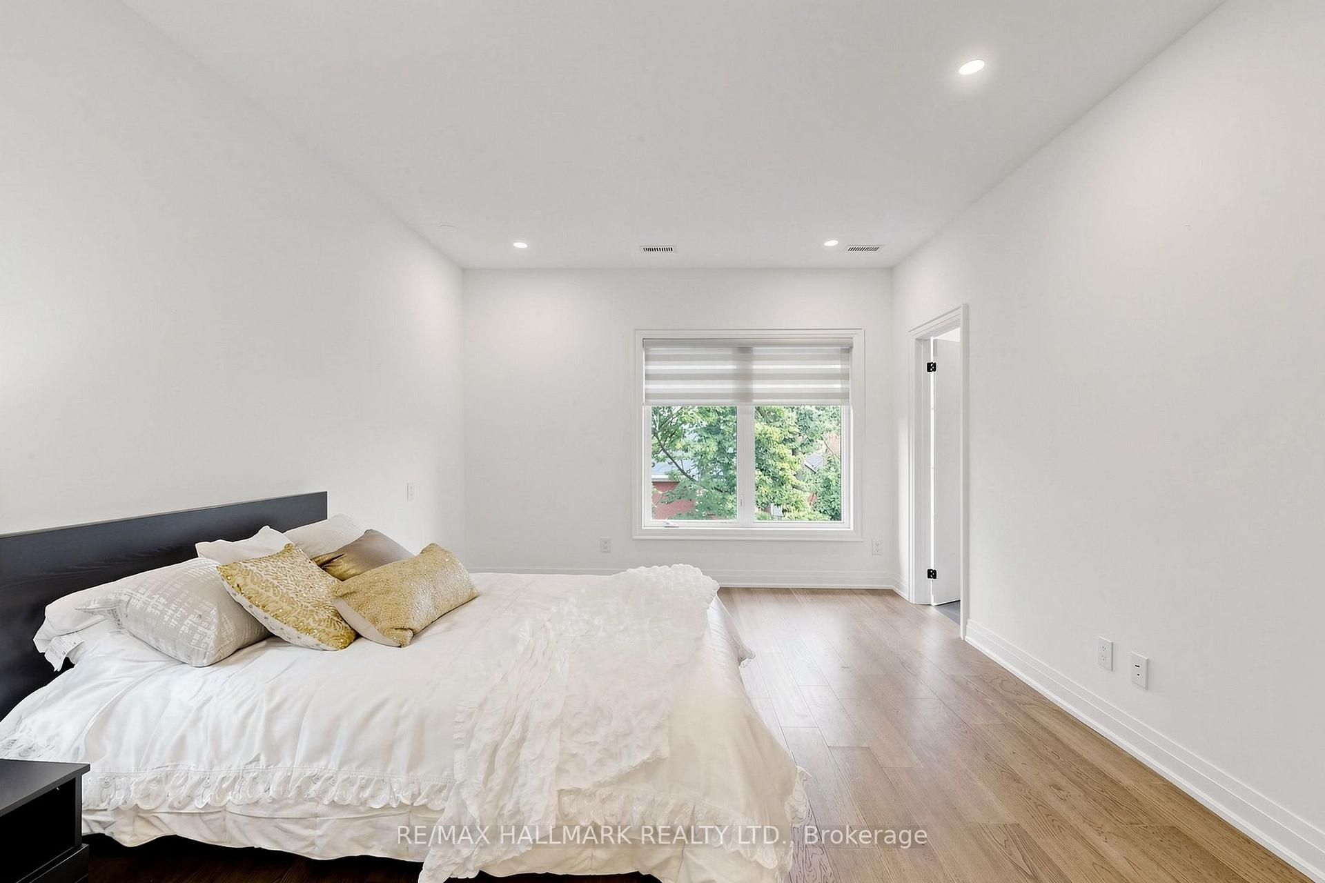Photo 48 of 15 Direzze Court, Richmond Hill, Mill Pond — HOMEH