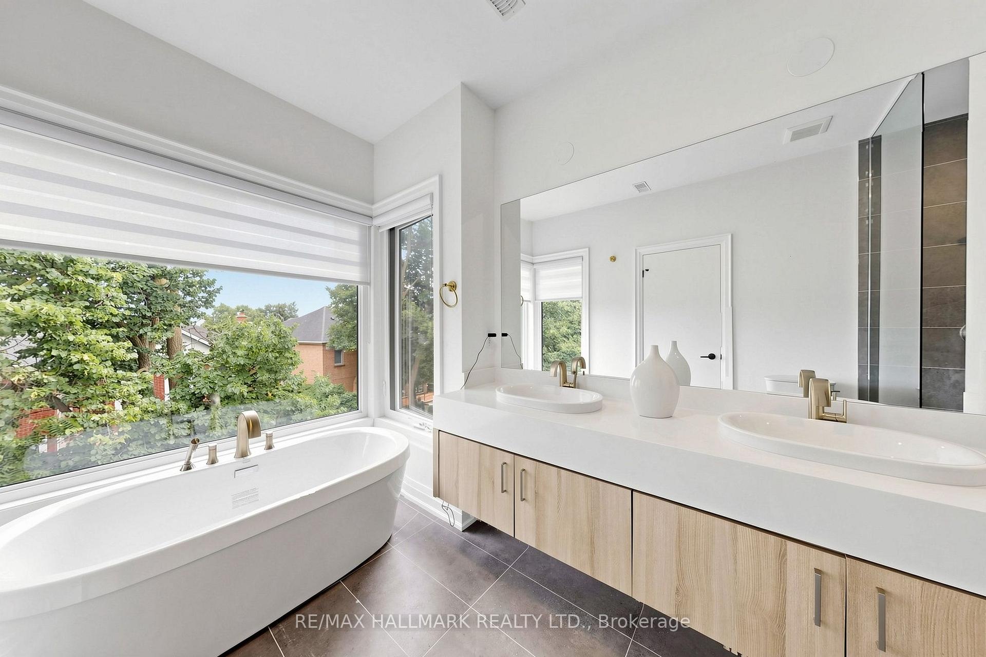 Photo 53 of 15 Direzze Court, Richmond Hill, Mill Pond — HOMEH