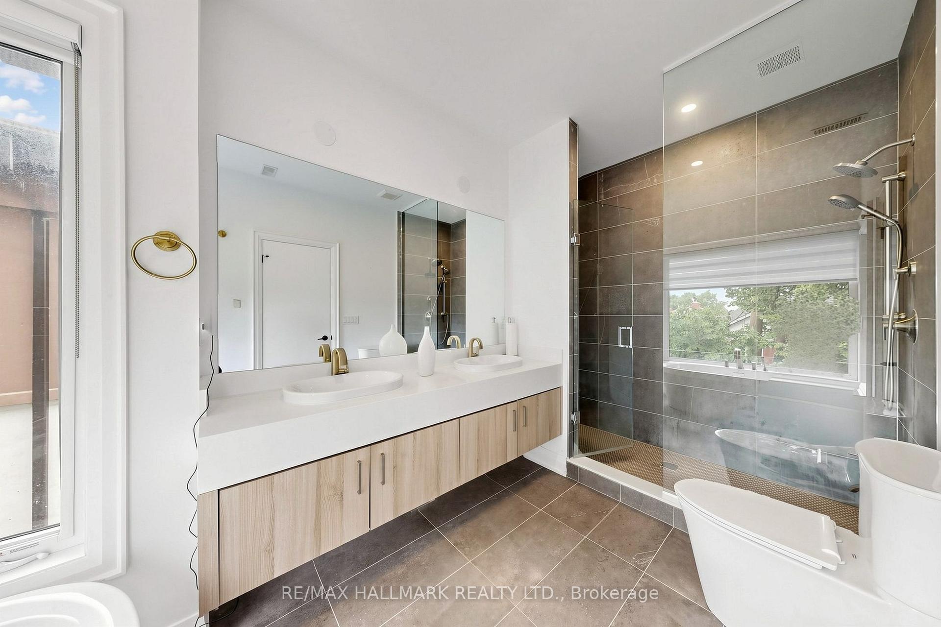 Photo 55 of 15 Direzze Court, Richmond Hill, Mill Pond — HOMEH