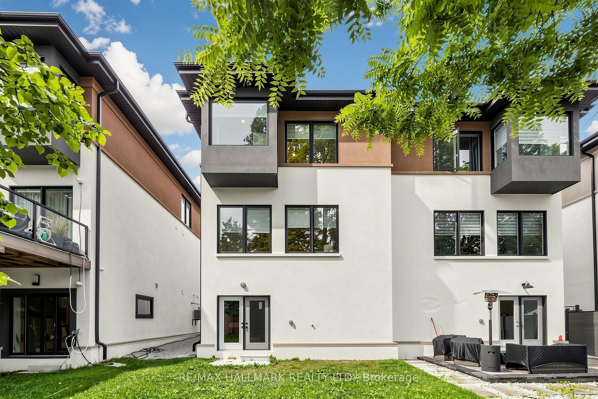 Photo 9 of 15 Direzze Court, Richmond Hill, Mill Pond — HOMEH