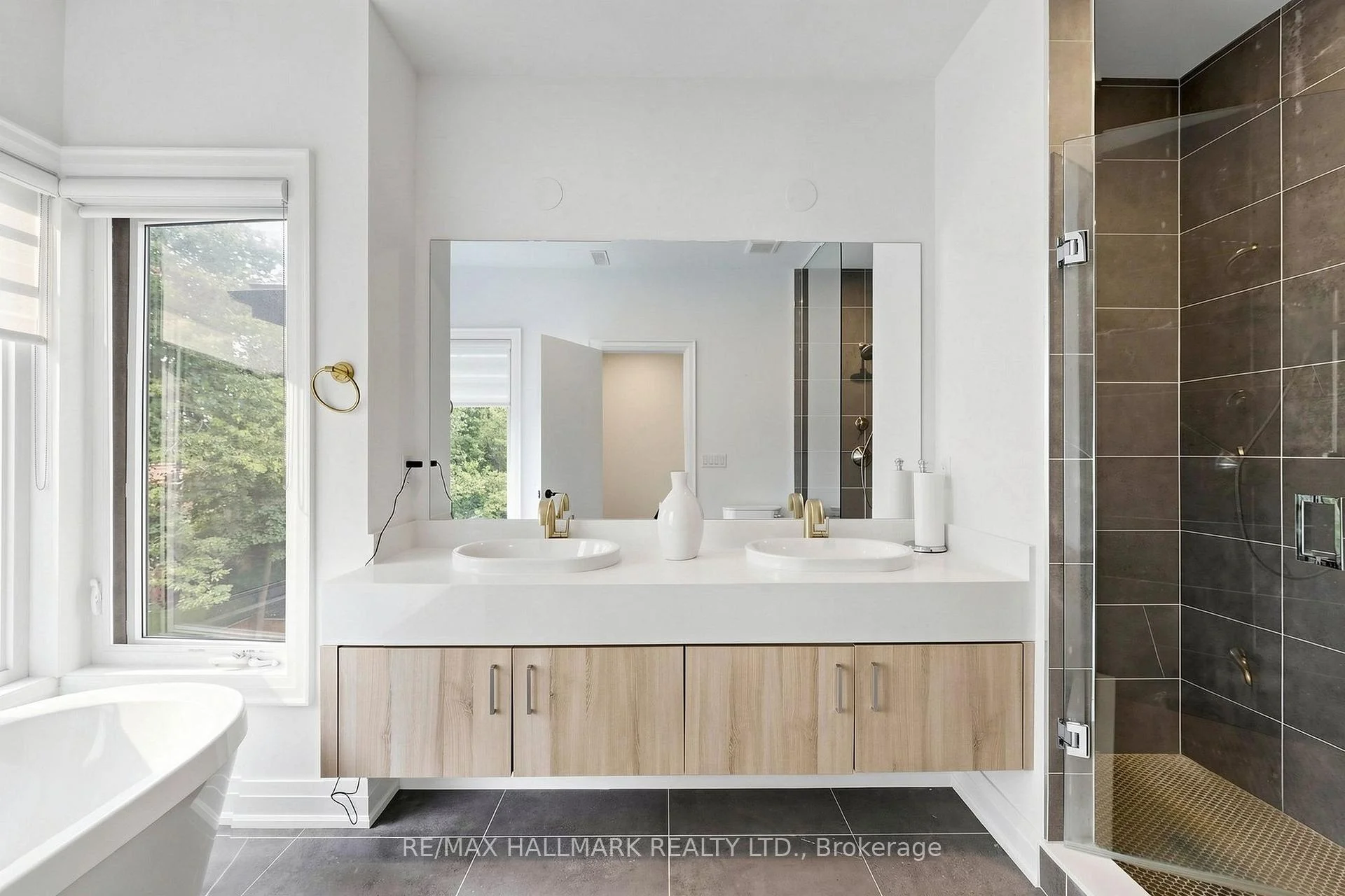 Photo 16 of 15 Direzze Court, Richmond Hill, Mill Pond — HOMEH