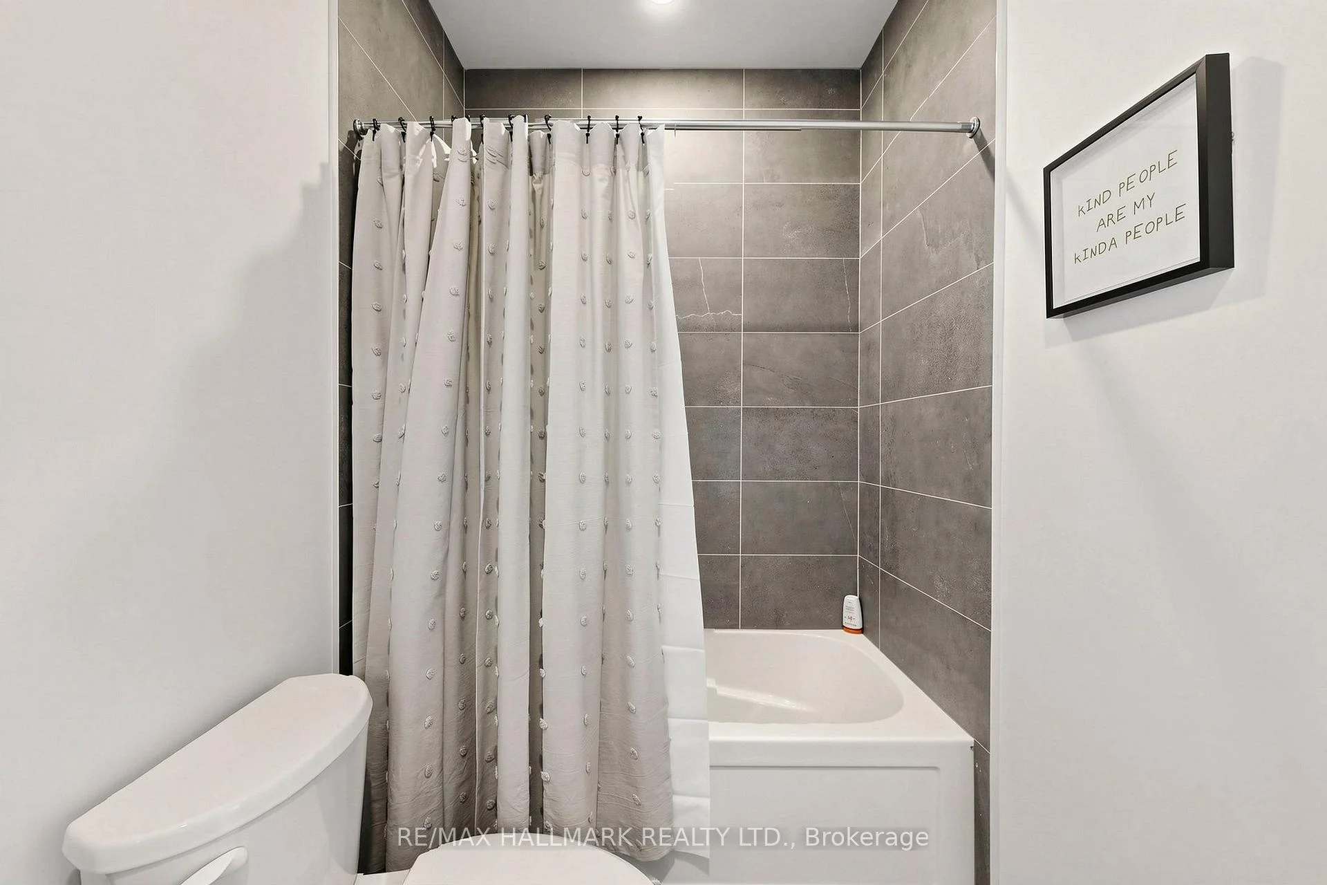 Photo 20 of 15 Direzze Court, Richmond Hill, Mill Pond — HOMEH