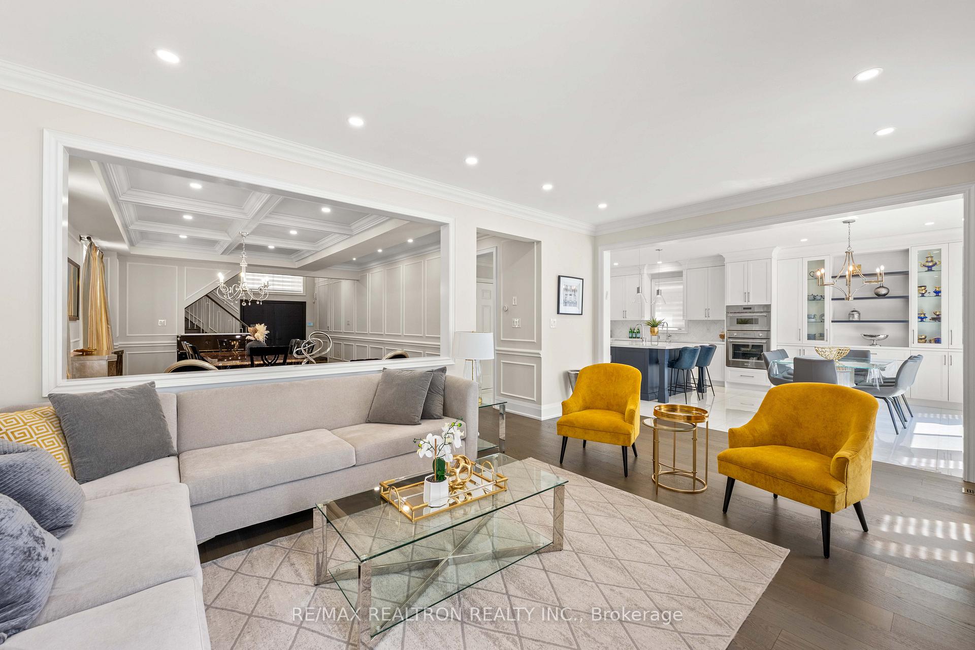 Photo 9 of 7 Randolph Drive, Vaughan, Patterson — HOMEH