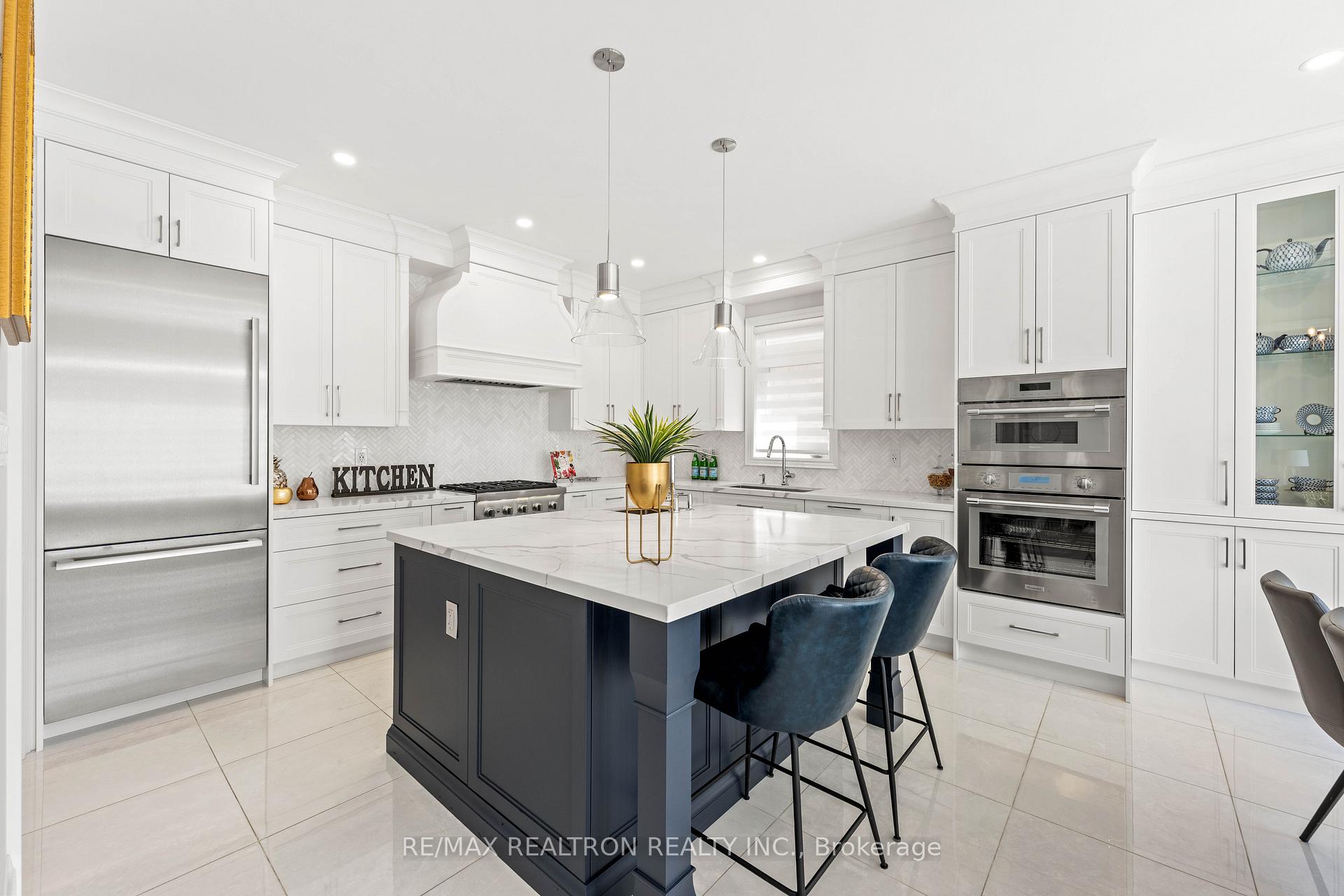 Photo 11 of 7 Randolph Drive, Vaughan, Patterson — HOMEH