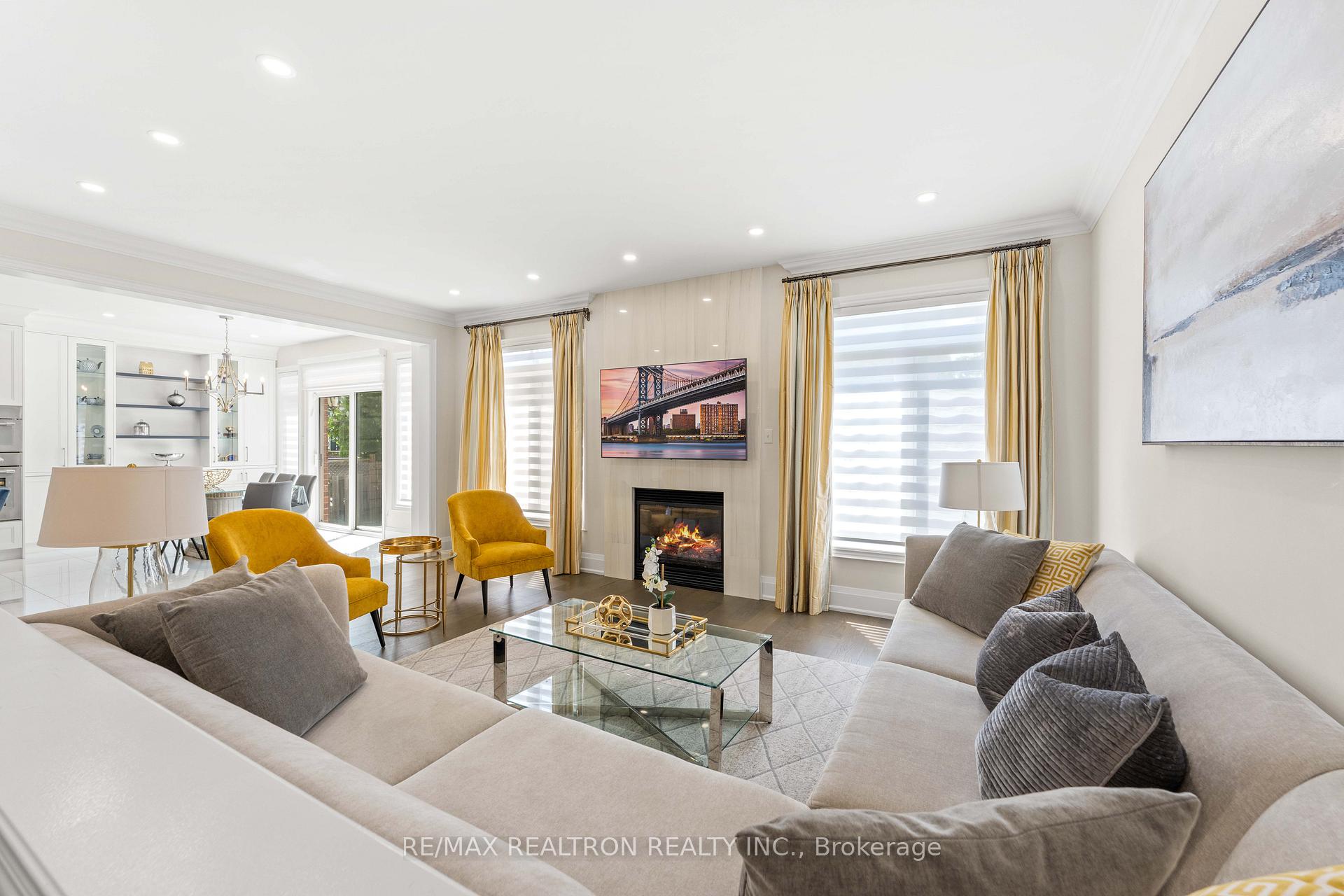 Photo 12 of 7 Randolph Drive, Vaughan, Patterson — HOMEH