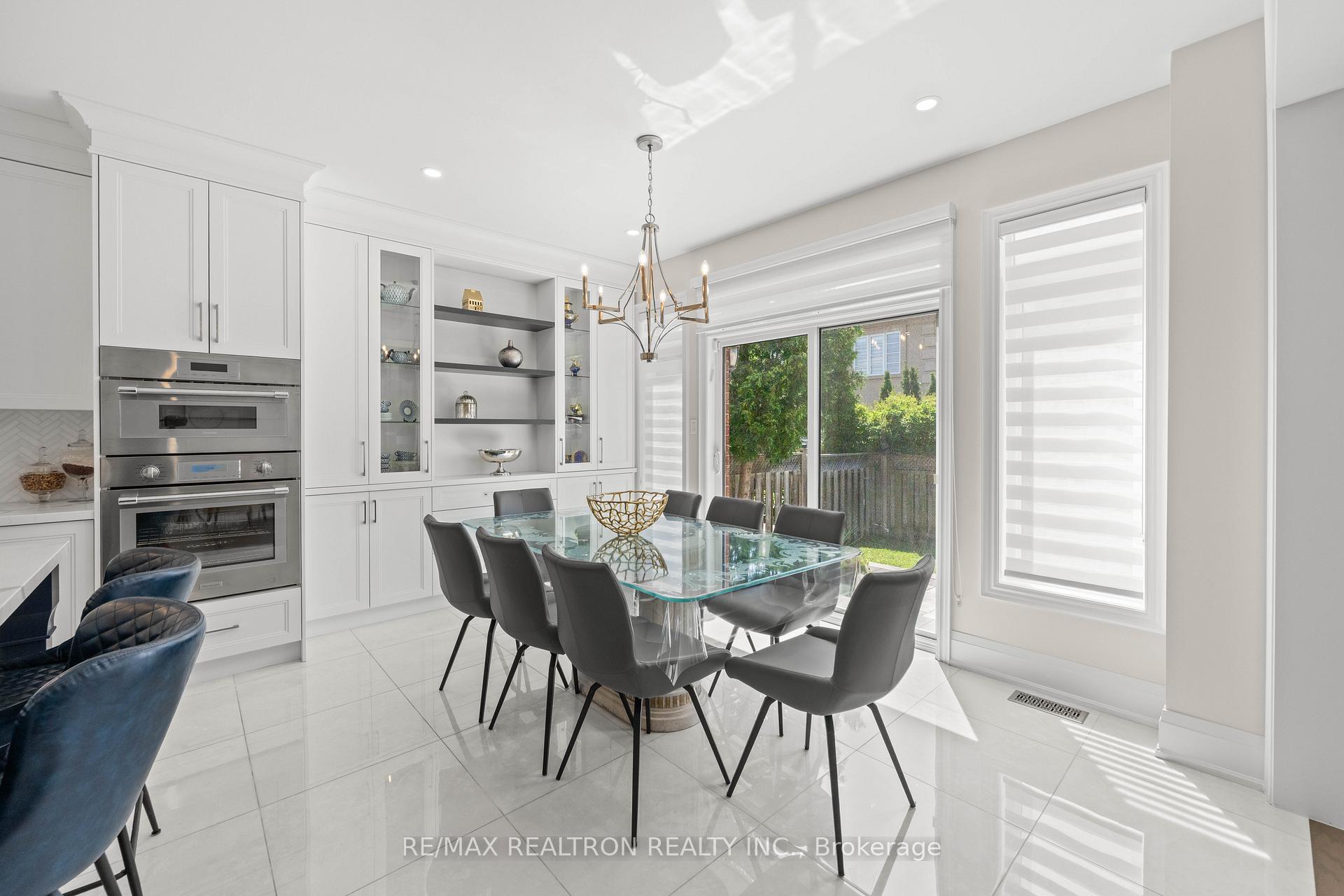 Photo 18 of 7 Randolph Drive, Vaughan, Patterson — HOMEH