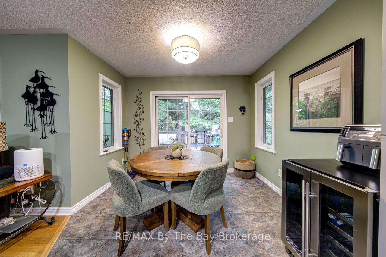 Photo 20 of 22 Downer Crescent, Wasaga Beach — HOMEH