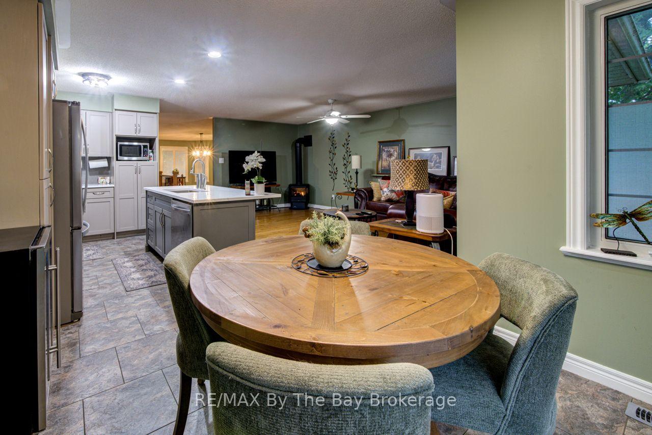 Photo 21 of 22 Downer Crescent, Wasaga Beach — HOMEH