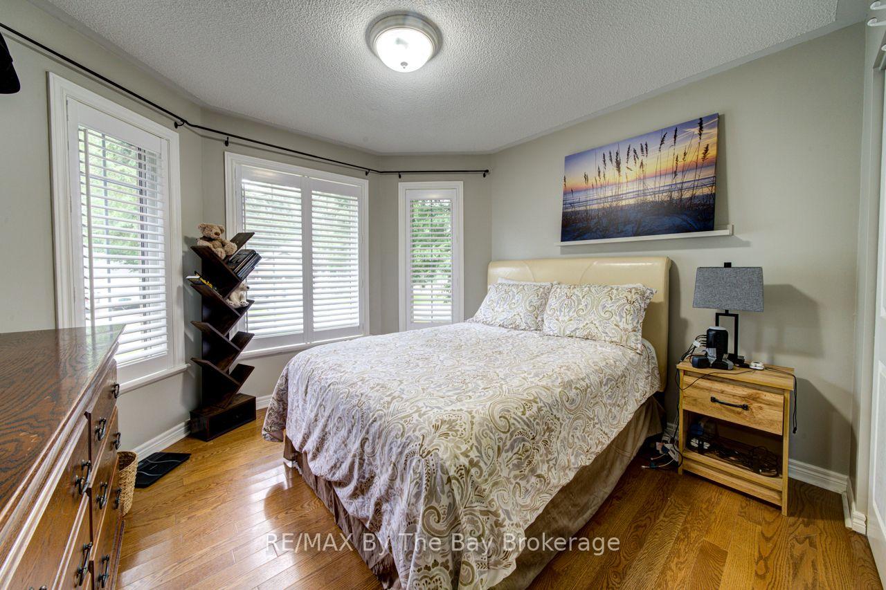 Photo 25 of 22 Downer Crescent, Wasaga Beach — HOMEH