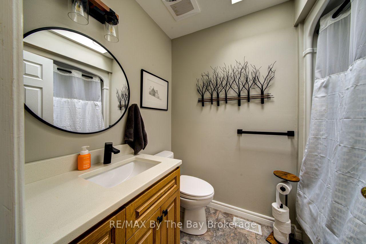 Photo 26 of 22 Downer Crescent, Wasaga Beach — HOMEH