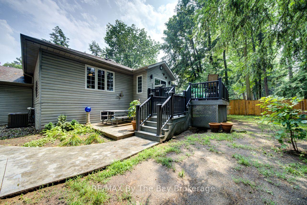 Photo 52 of 22 Downer Crescent, Wasaga Beach — HOMEH
