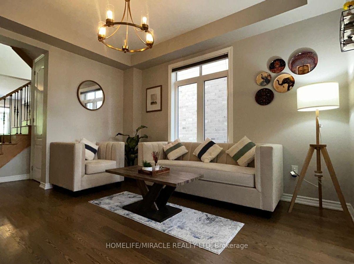 Photo 5 of 185 Thornbush Boulevard, Brampton, Northwest Brampton — HOMEH