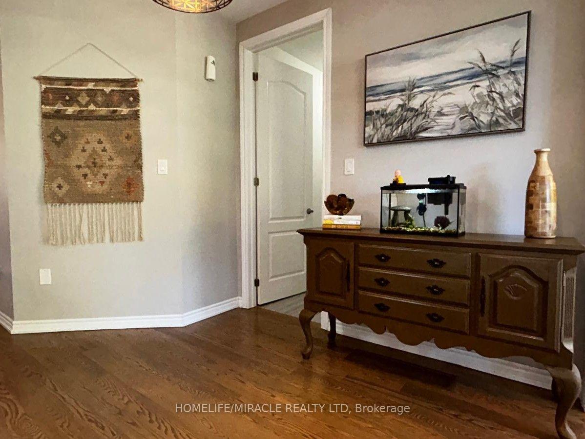 Photo 11 of 185 Thornbush Boulevard, Brampton, Northwest Brampton — HOMEH