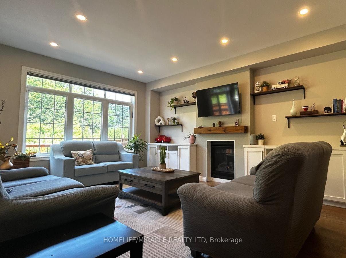 Photo 13 of 185 Thornbush Boulevard, Brampton, Northwest Brampton — HOMEH