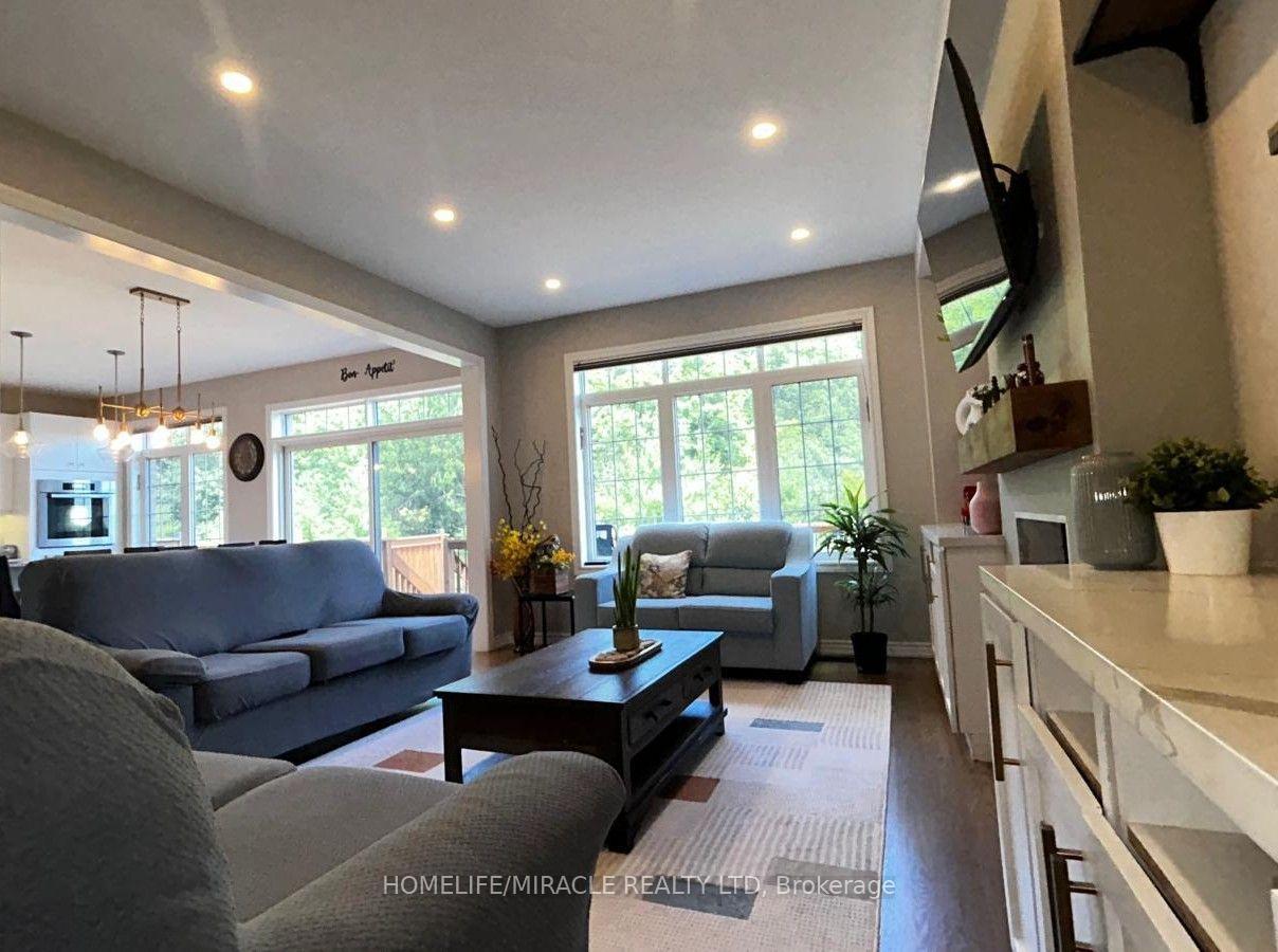 Photo 15 of 185 Thornbush Boulevard, Brampton, Northwest Brampton — HOMEH