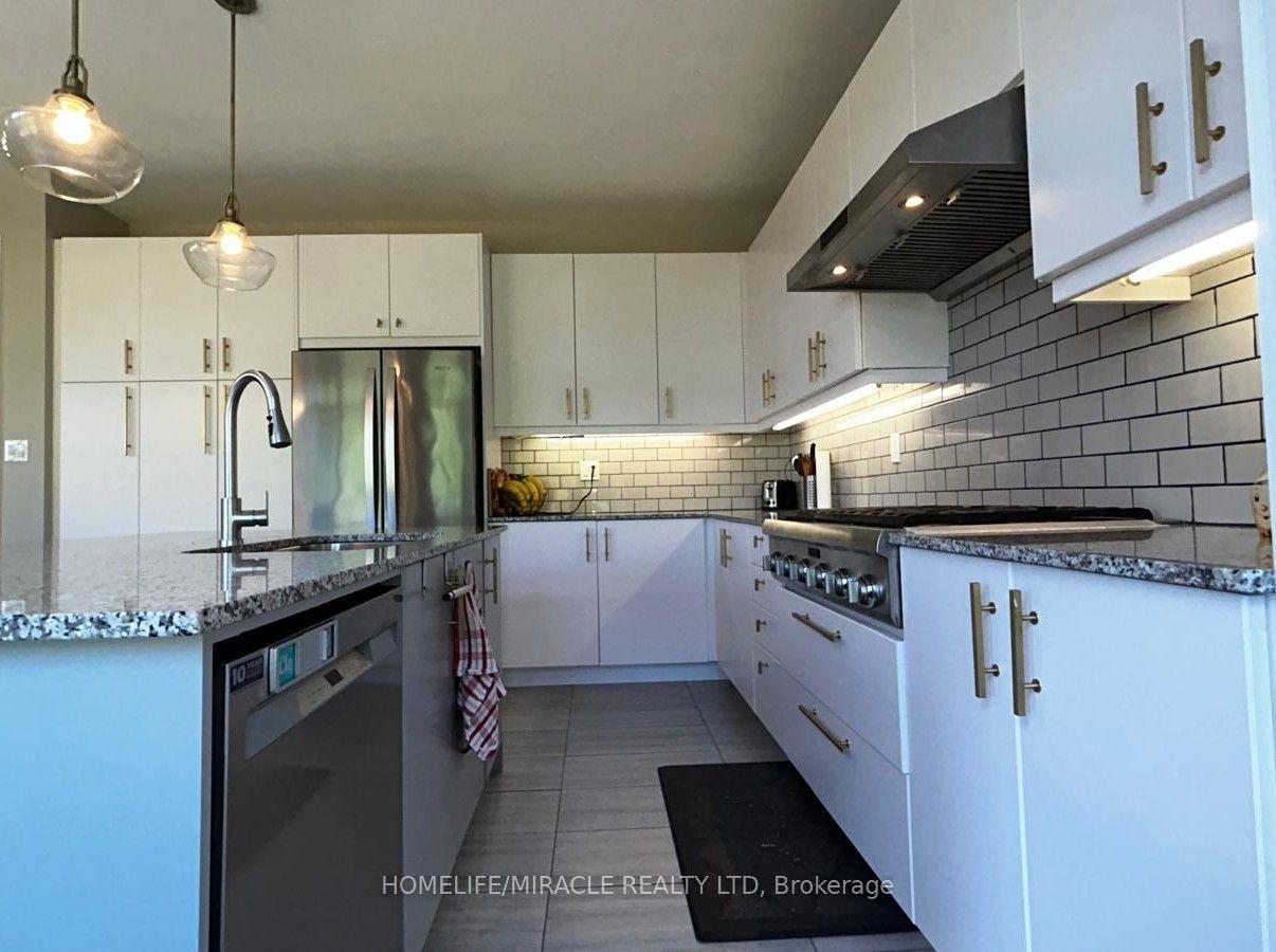 Photo 22 of 185 Thornbush Boulevard, Brampton, Northwest Brampton — HOMEH