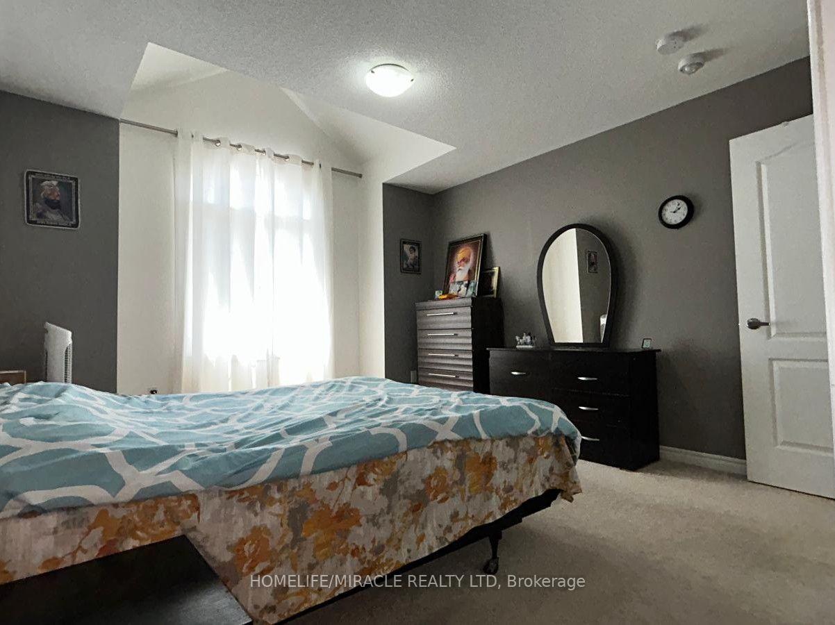 Photo 37 of 185 Thornbush Boulevard, Brampton, Northwest Brampton — HOMEH