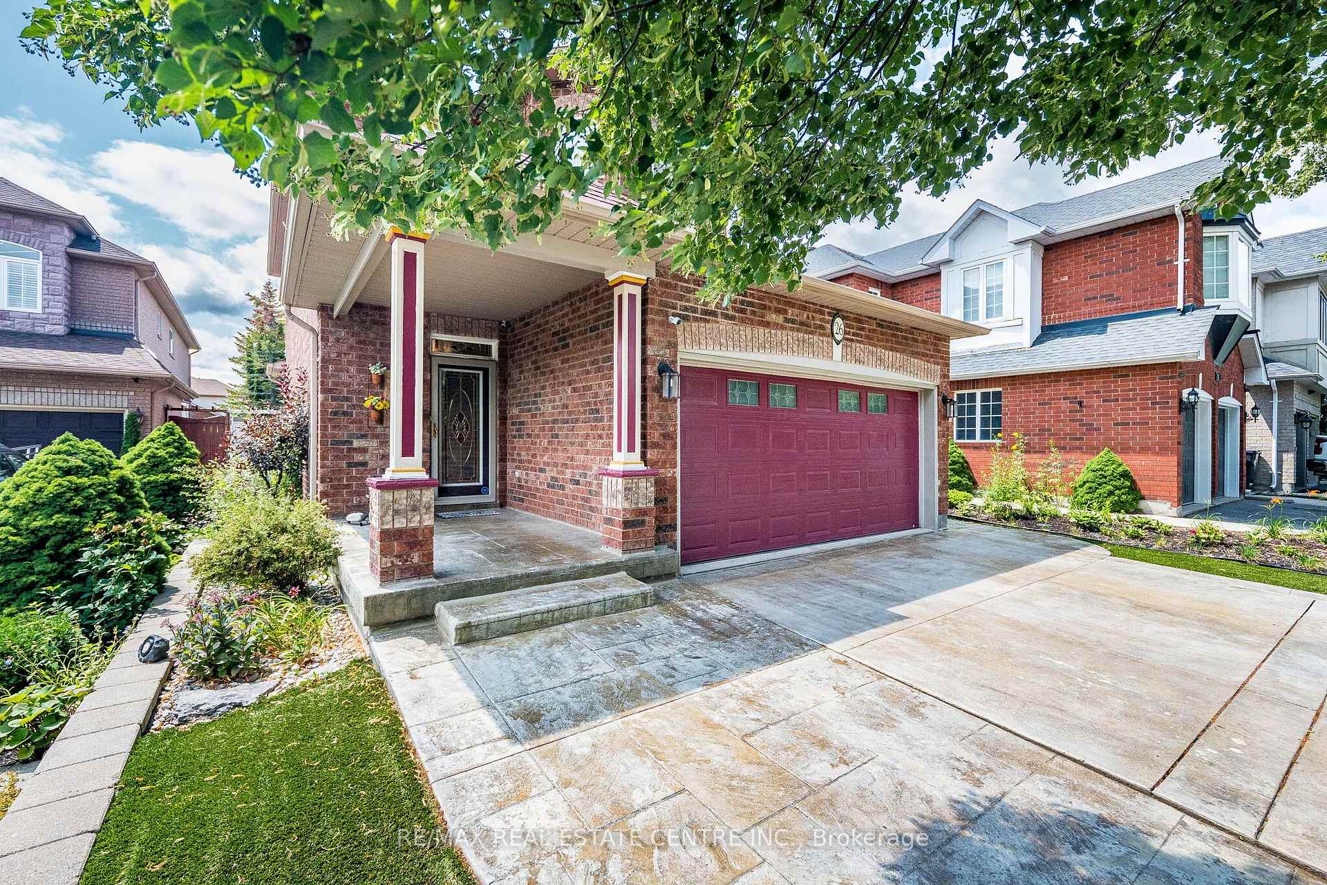 Photo 2 of 26 Ballyduff Place, Brampton, Snelgrove — HOMEH