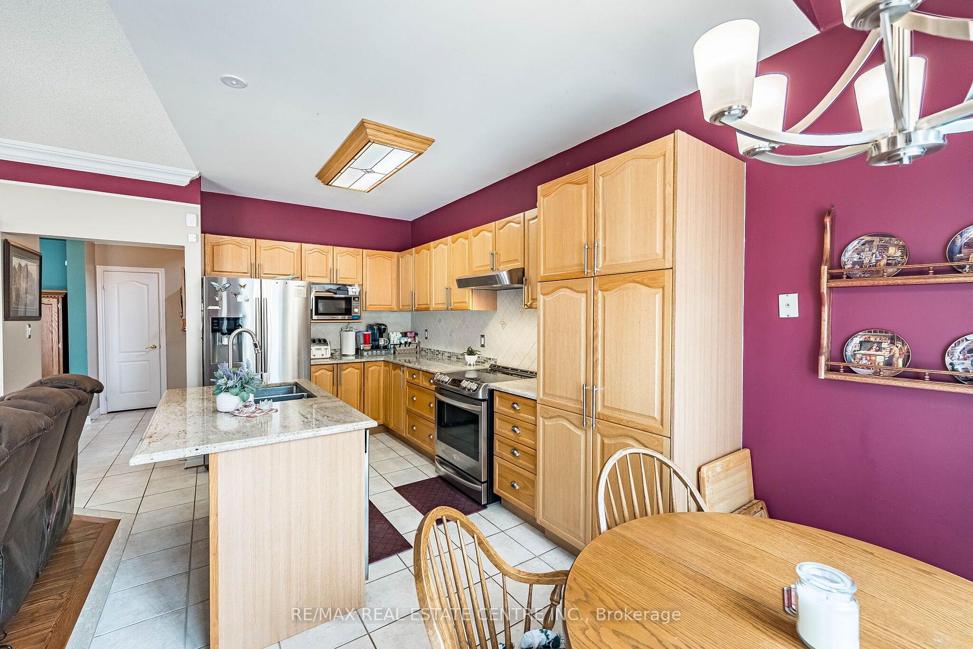 Photo 14 of 26 Ballyduff Place, Brampton, Snelgrove — HOMEH