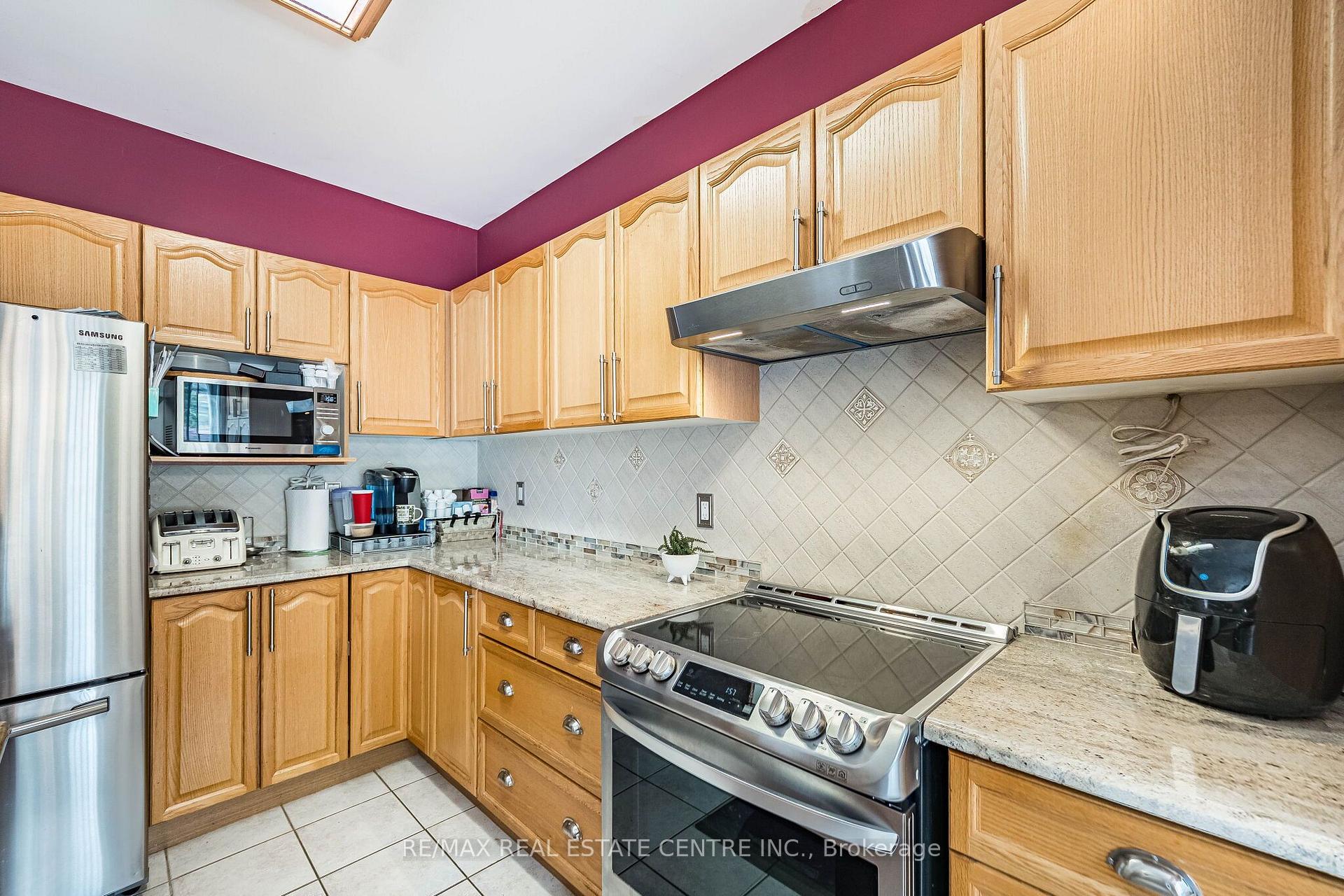 Photo 16 of 26 Ballyduff Place, Brampton, Snelgrove — HOMEH