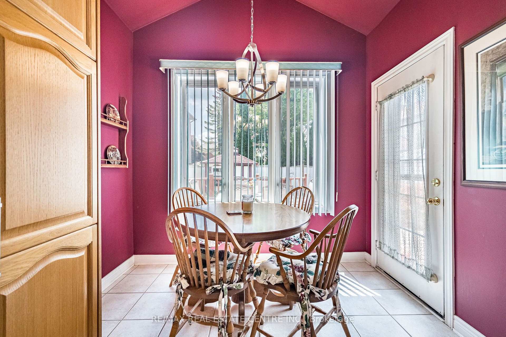 Photo 18 of 26 Ballyduff Place, Brampton, Snelgrove — HOMEH