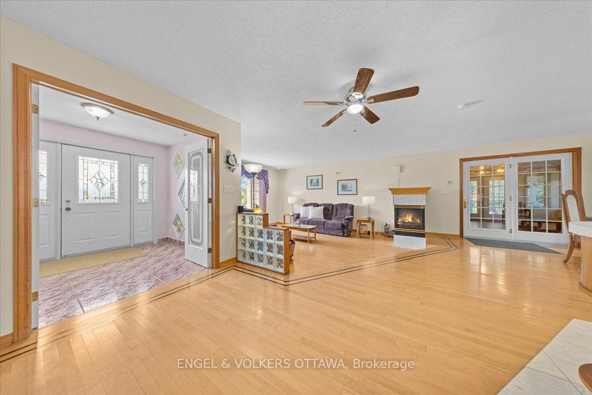 Photo 6 of 3805 Big Rideau Lake Road, Rideau Lakes, Rideau Lakes (South Burgess) Twp — HOMEH