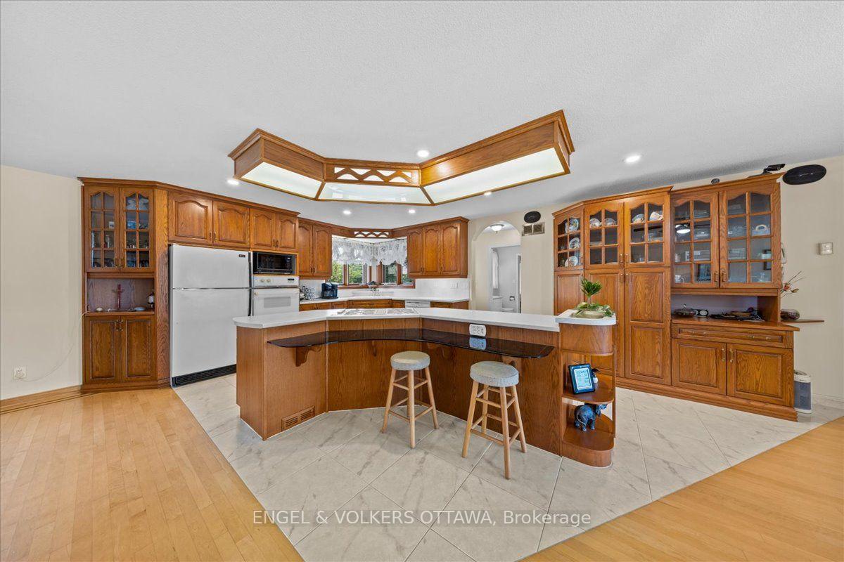 Photo 13 of 3805 Big Rideau Lake Road, Rideau Lakes, Rideau Lakes (South Burgess) Twp — HOMEH