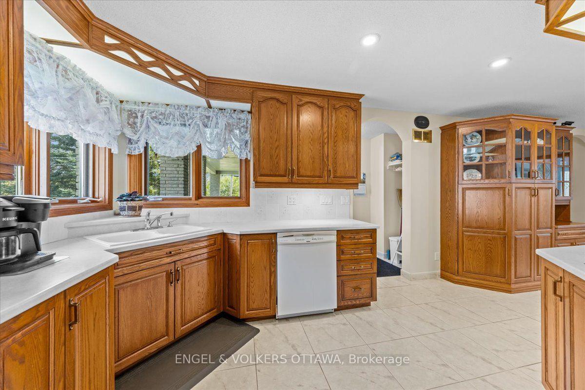 Photo 17 of 3805 Big Rideau Lake Road, Rideau Lakes, Rideau Lakes (South Burgess) Twp — HOMEH