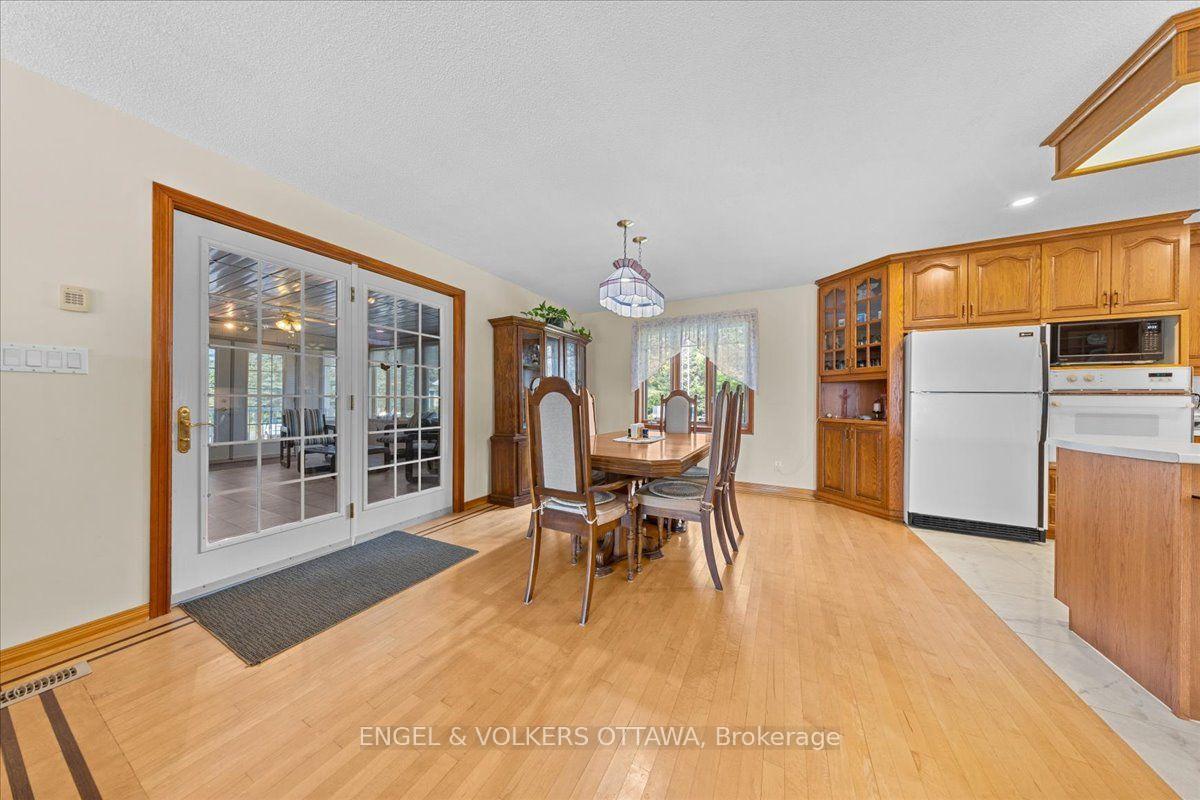 Photo 19 of 3805 Big Rideau Lake Road, Rideau Lakes, Rideau Lakes (South Burgess) Twp — HOMEH