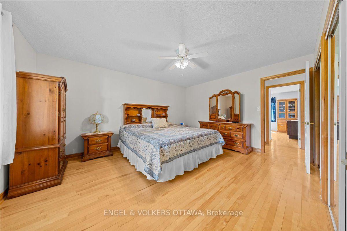 Photo 21 of 3805 Big Rideau Lake Road, Rideau Lakes, Rideau Lakes (South Burgess) Twp — HOMEH