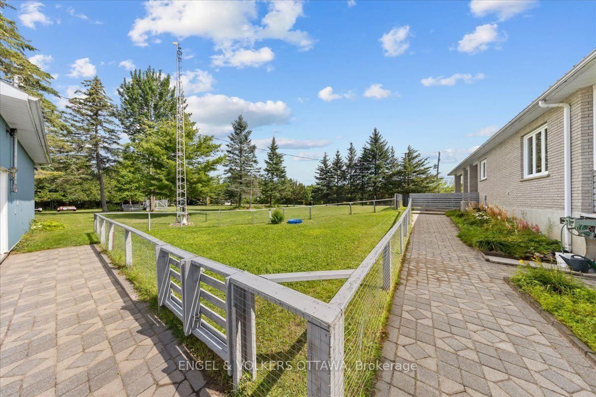 Photo 43 of 3805 Big Rideau Lake Road, Rideau Lakes, Rideau Lakes (South Burgess) Twp — HOMEH
