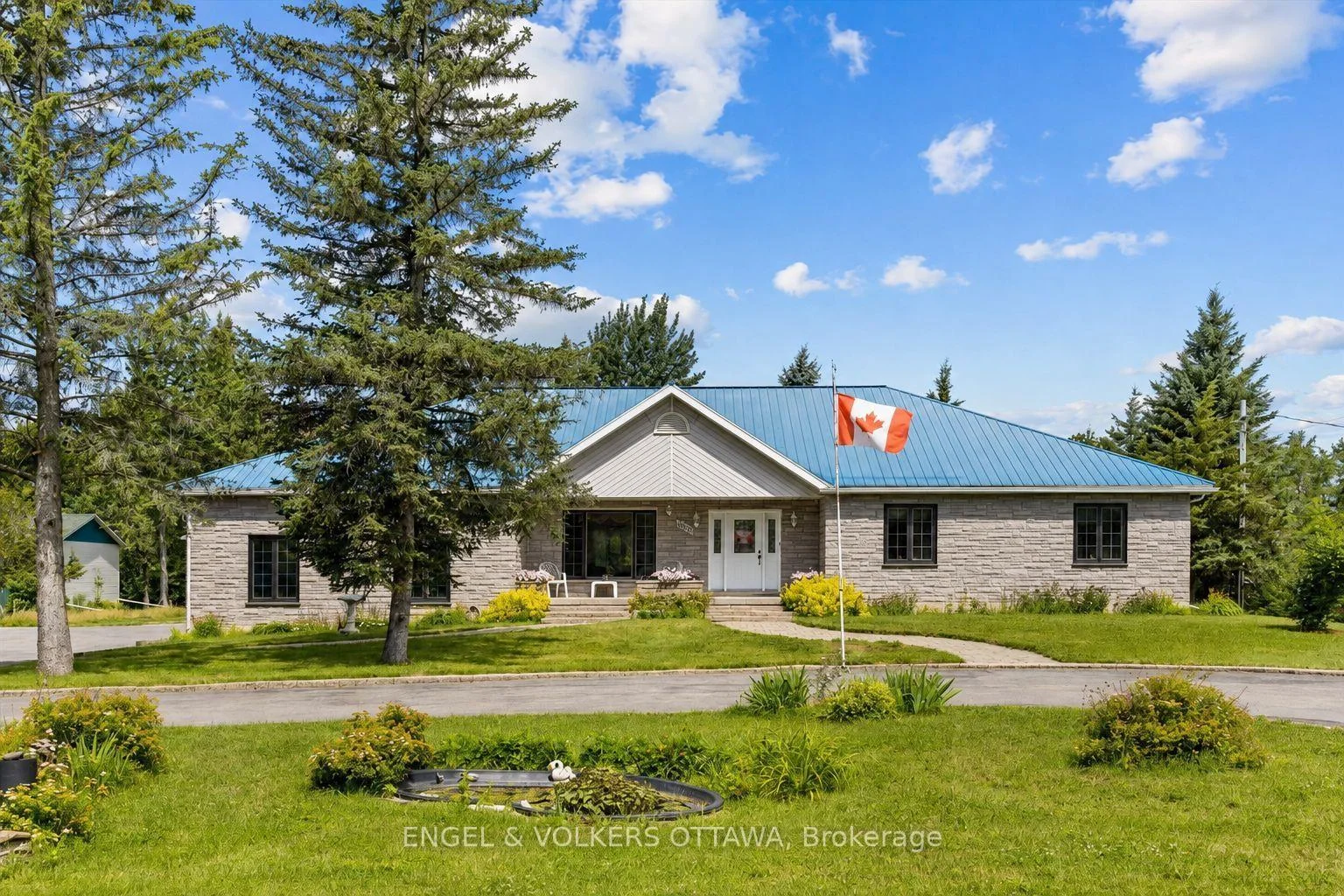 Photo of 3805 Big Rideau Lake Road