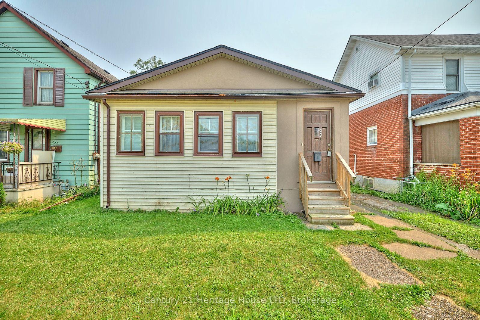 Photo of 231 Dufferin Street