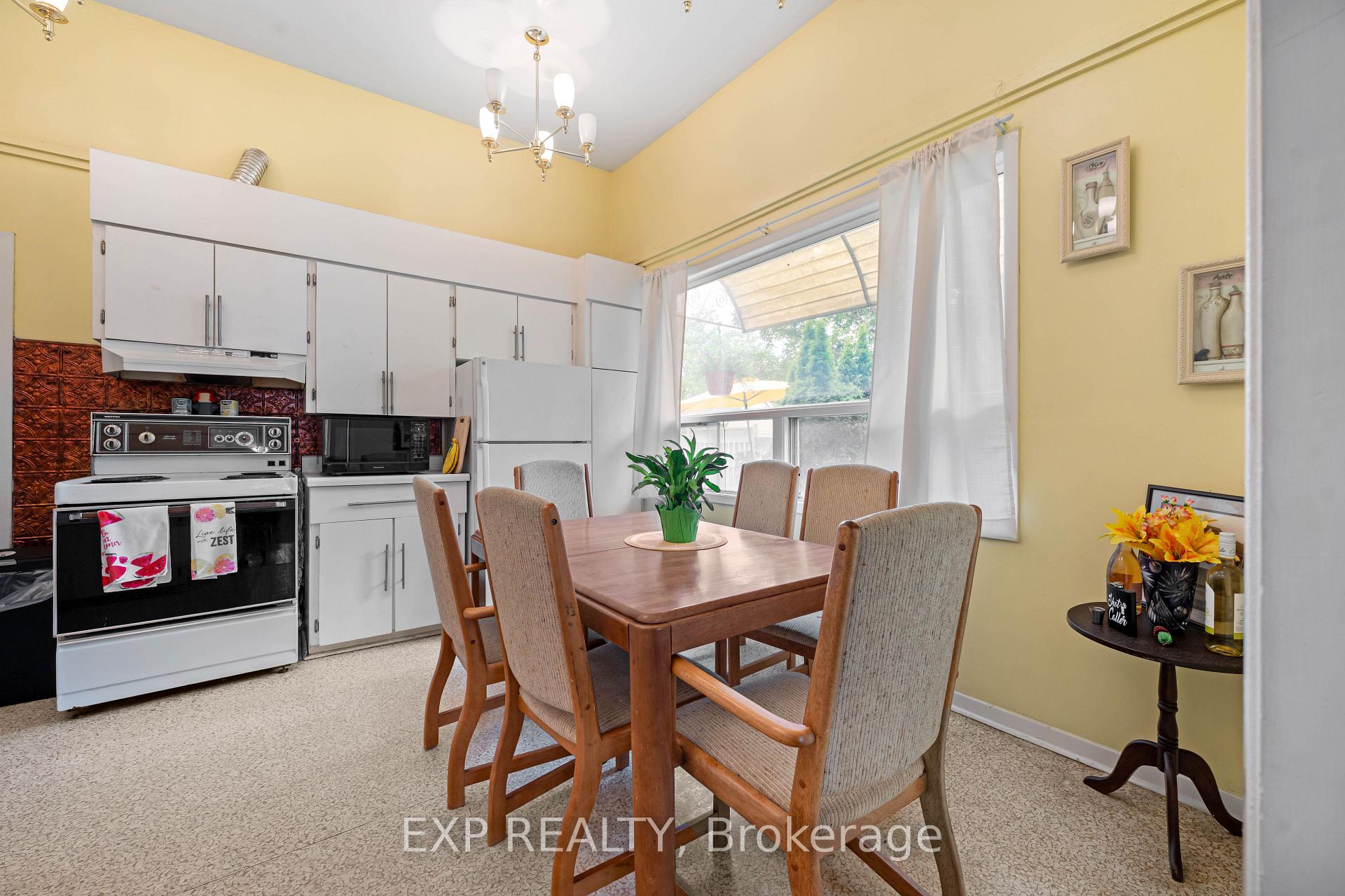 Photo 6 of 48 First Street, Orangeville — HOMEH
