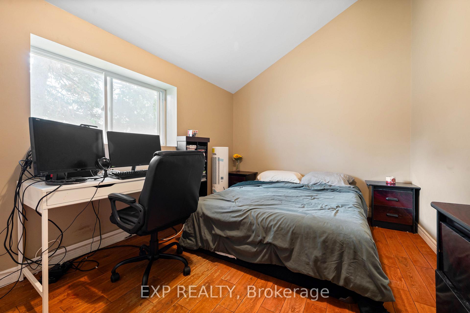 Photo 15 of 48 First Street, Orangeville — HOMEH