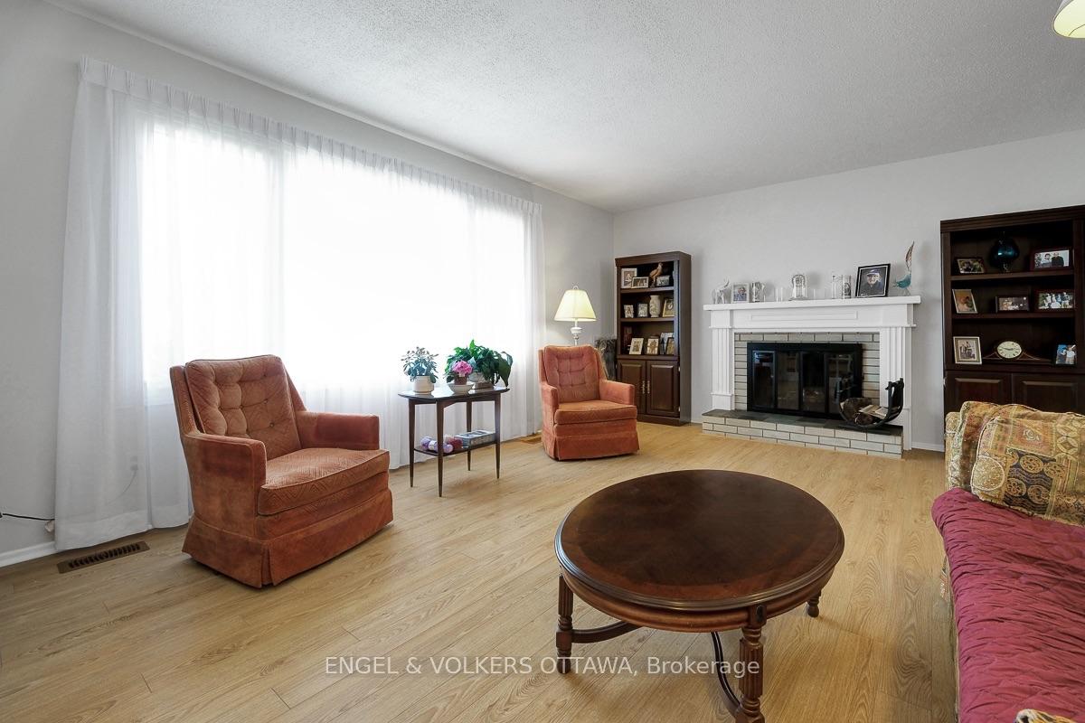Photo 8 of 2695 Hickson Crescent S, Ottawa, Redwood Park — HOMEH